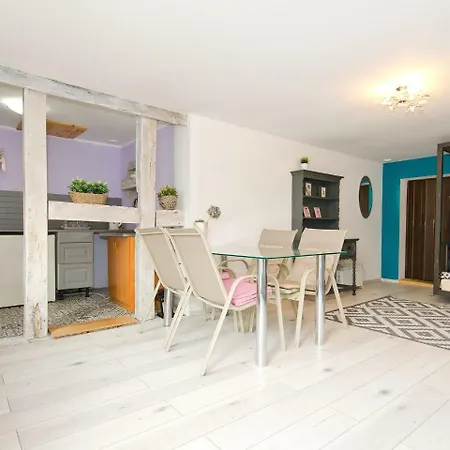 Beautiful Cottage In Dzierzecin With Parking Nyaraló