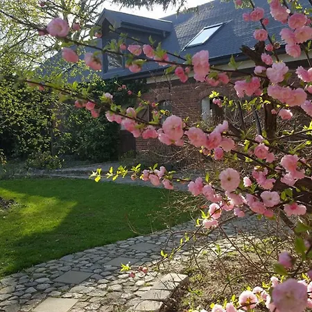 Beautiful Cottage In Dzierzecin With Parking Nyaraló Postomino